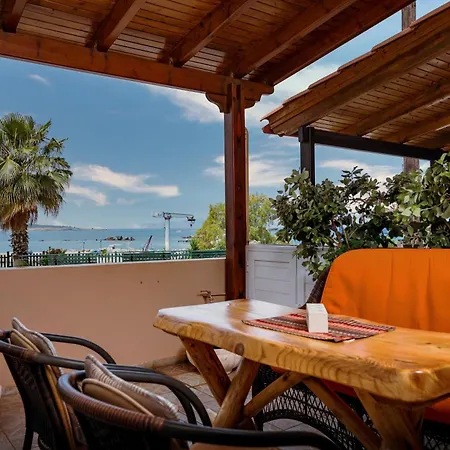 Stam's Paradise Apartman *