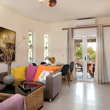 Stam's Paradise Apartman *