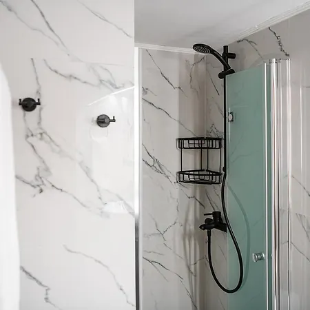 Stam's Paradise Apartman *