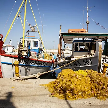 Stam's Paradise Apartman *