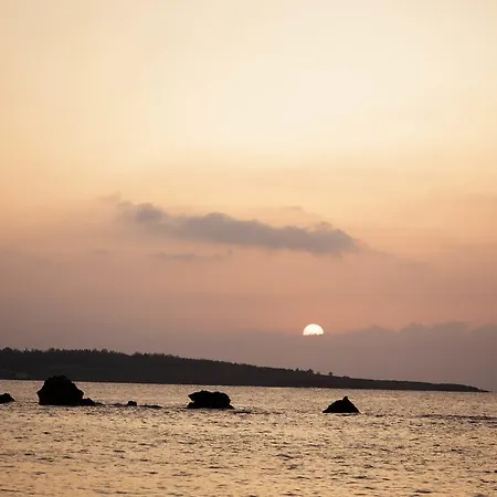 Stam's Paradise Apartment *